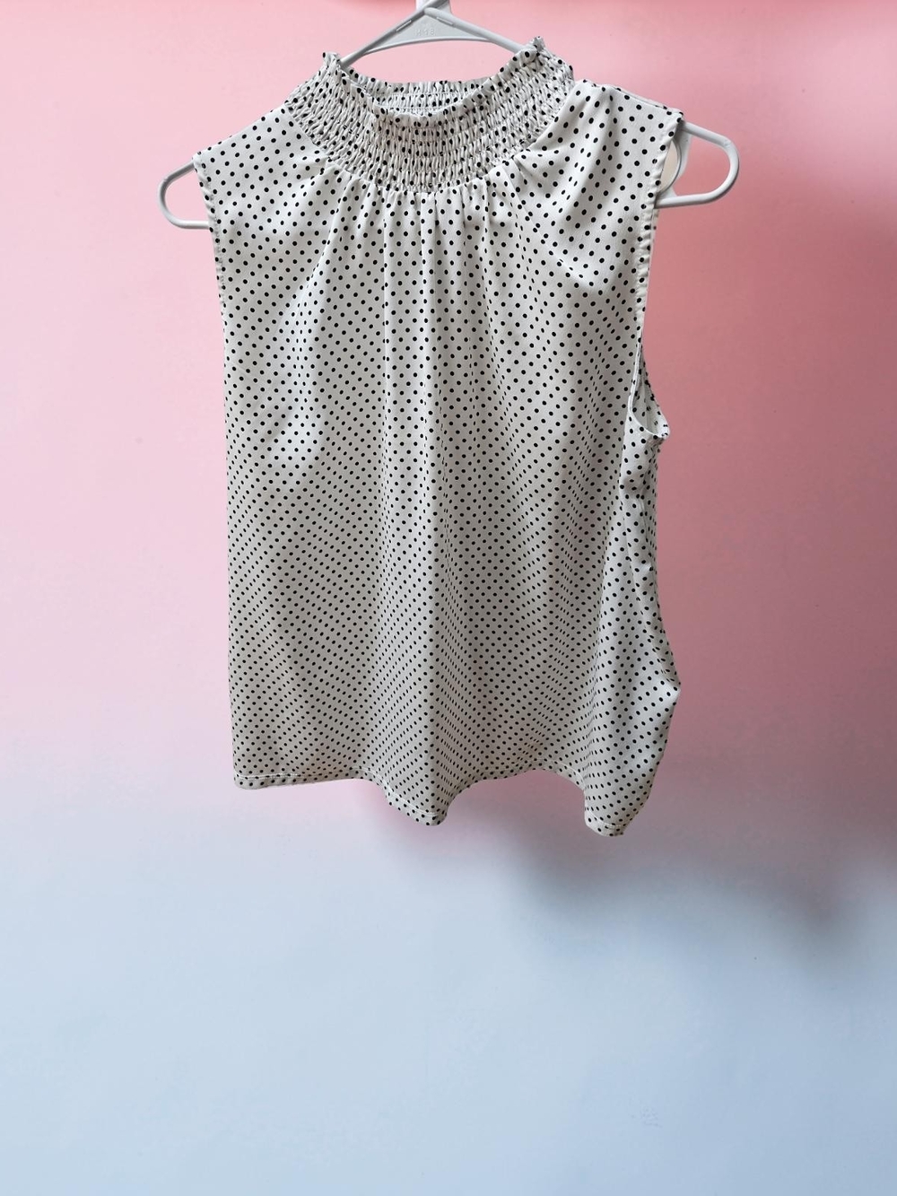 Ann Taylor Sleeveless White Black Polka Dot Smocked Neck Tank Top Size Large